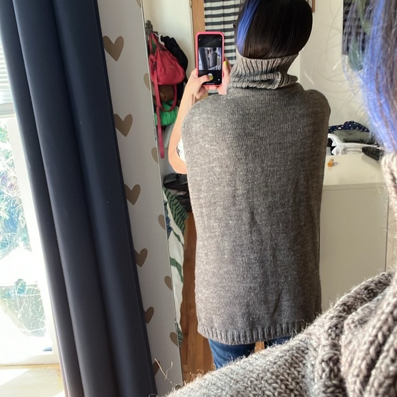 Sleeveless turtleneck - Heather brown - tall turtleneck sz S-M - Picture 5 of 11